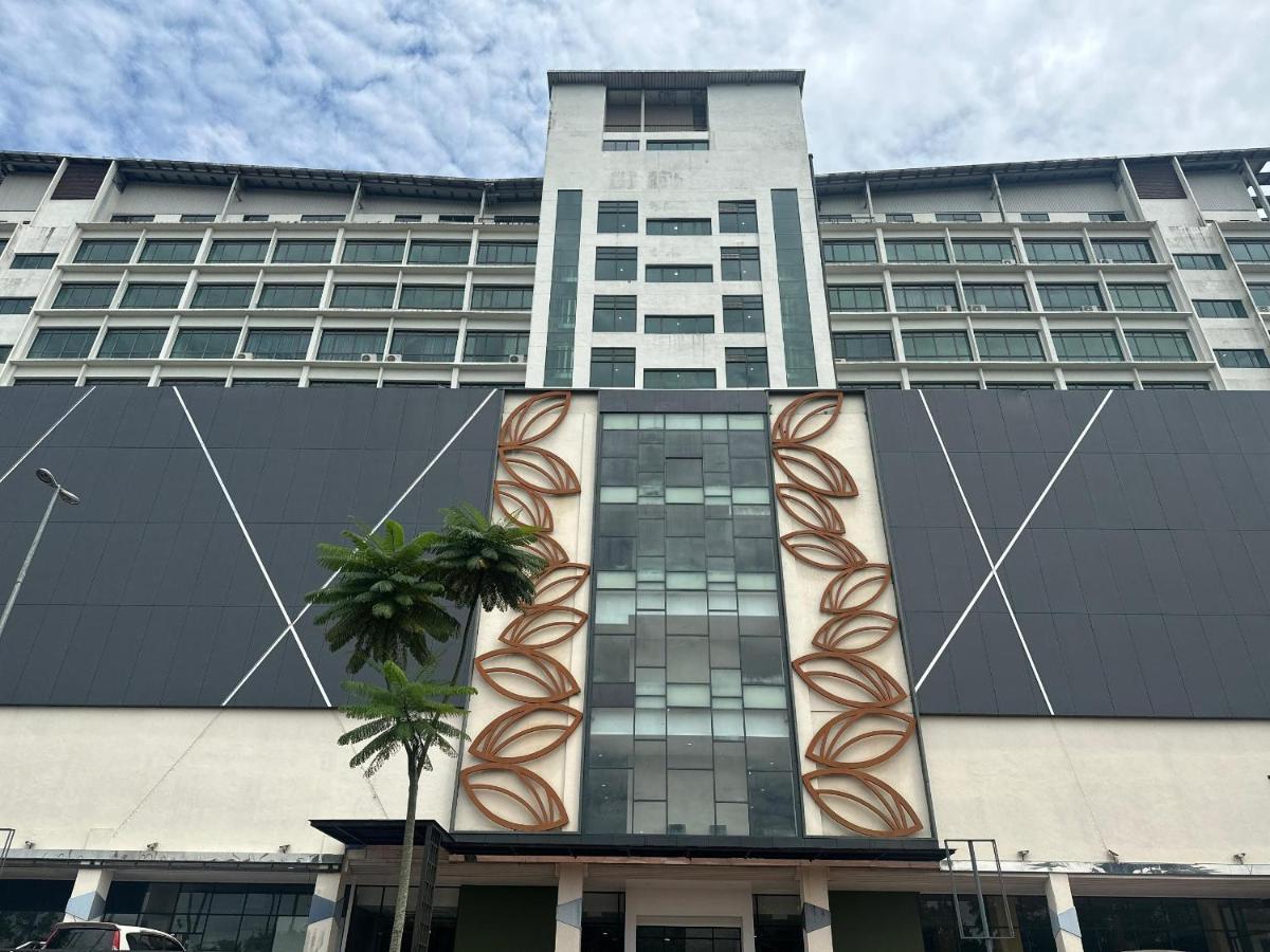 Summer Apartment-the Summer Shopping Mall * Kota Samarahan